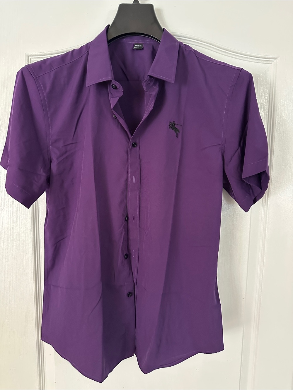 Men's Purple Short-Sleeve Button-Down Shirt — Classic Casual Style